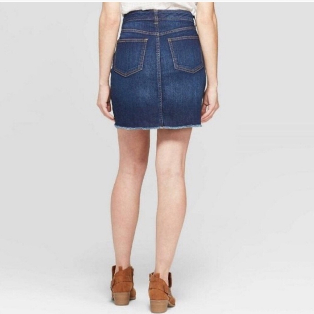 Universal thread raw hem fringe jean denim skirt size 2. - Picture 5 of 6